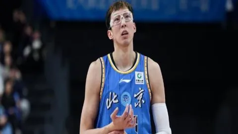 网球高手集体吐槽：球质下滑，球速慢且易漏气