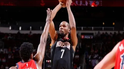 “中超11月璀璨之星：法比奥闪耀领航，吴曦王燊超共谱辉煌篇章！”